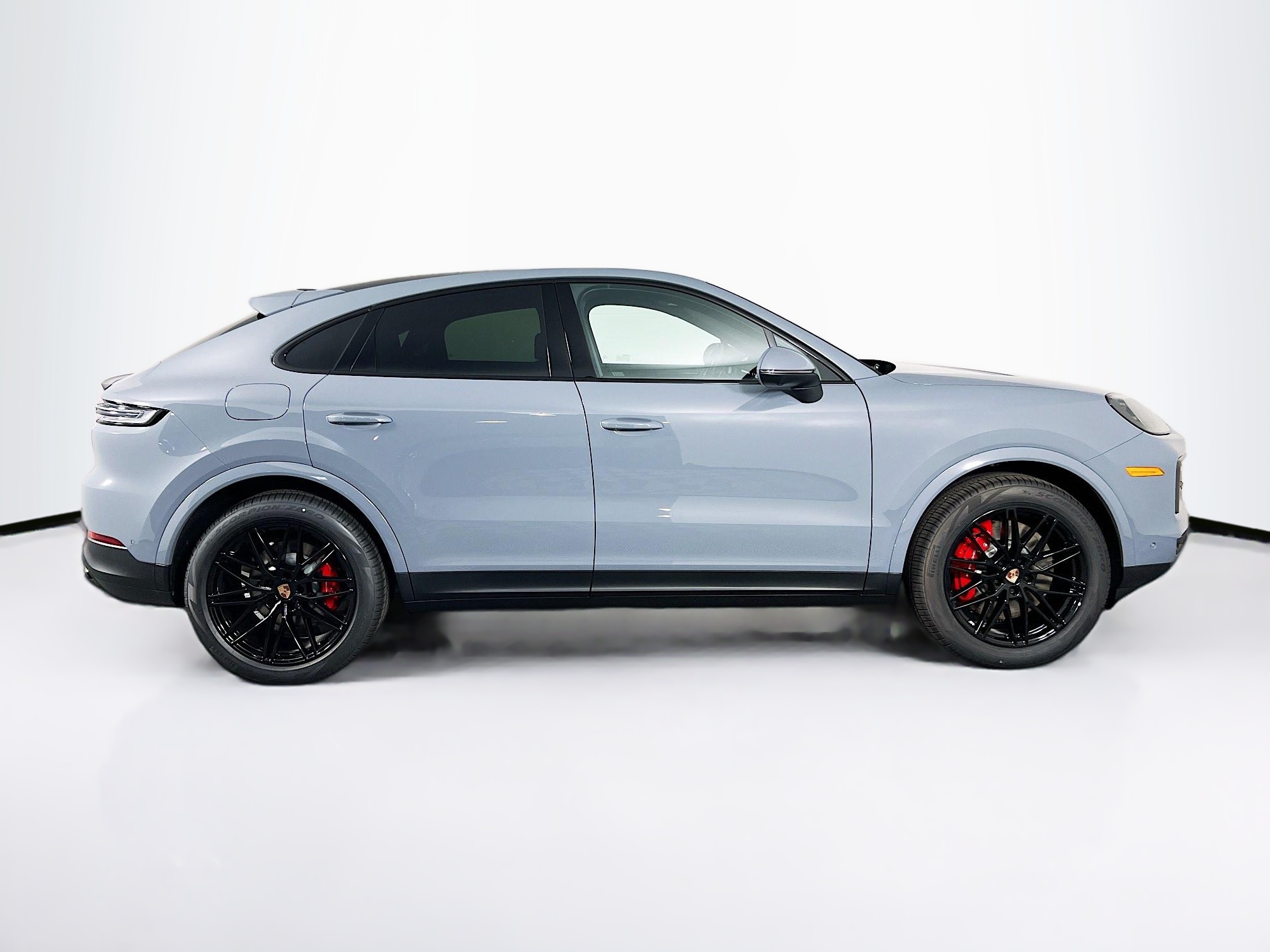 2026 Porsche Cayenne S Coupe photo 3