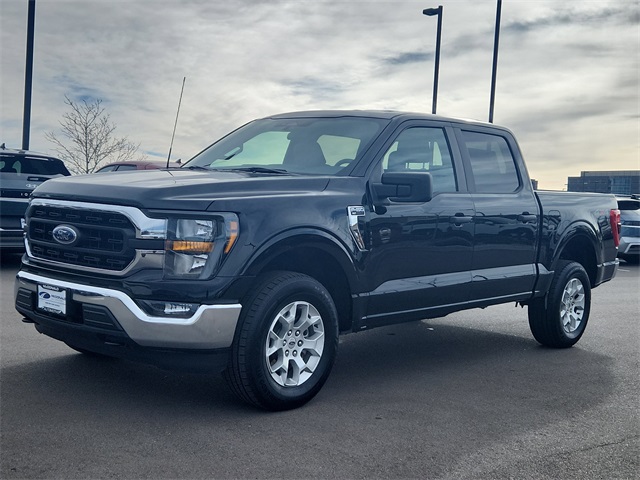 2023 Ford F-150 XLT photo 2