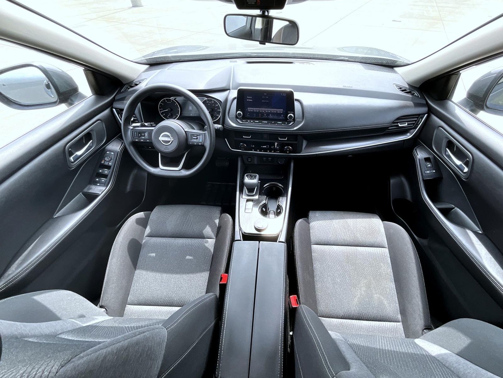 2024 Nissan Rogue SV photo 14