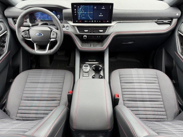2025 Ford Explorer ST-Line photo 20