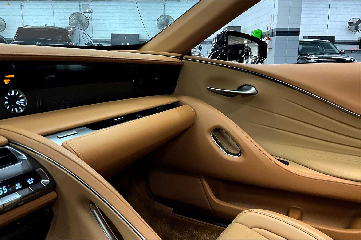 2022 Lexus LC 500 photo 32