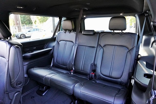 New 2025 Bright White Clear-Coat Exterior Paint Jeep Series II image 23