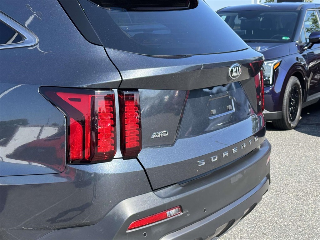 2021 Kia Sorento S photo 9
