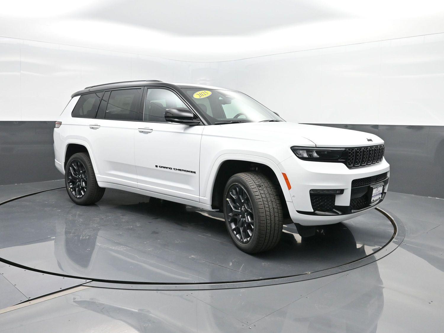 2025 Jeep Grand Cherokee L Summit Reserve photo 4
