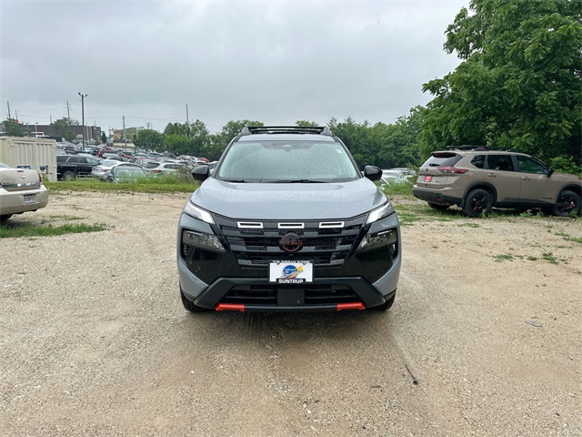 2025 Nissan Rogue SV photo 14