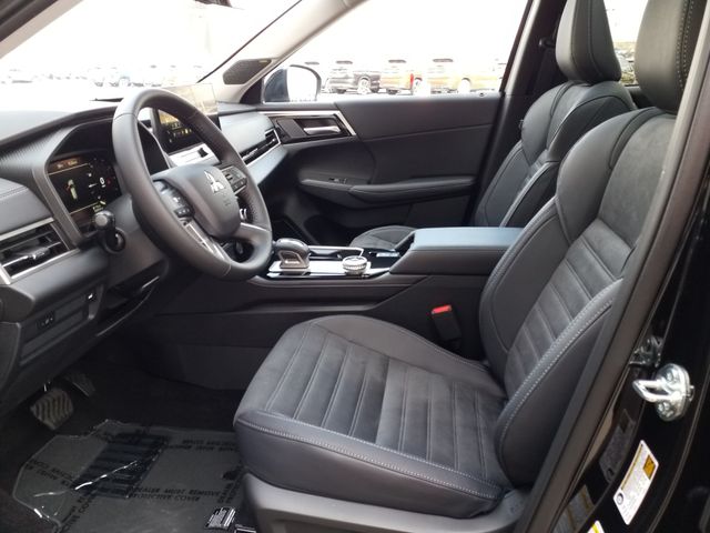 2025 Mitsubishi Outlander SE photo 9