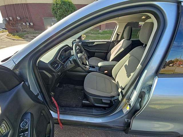 2022 Ford Escape SE photo 3