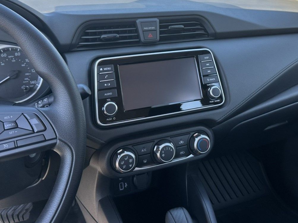 2025 Nissan Versa 1.6 S photo 17
