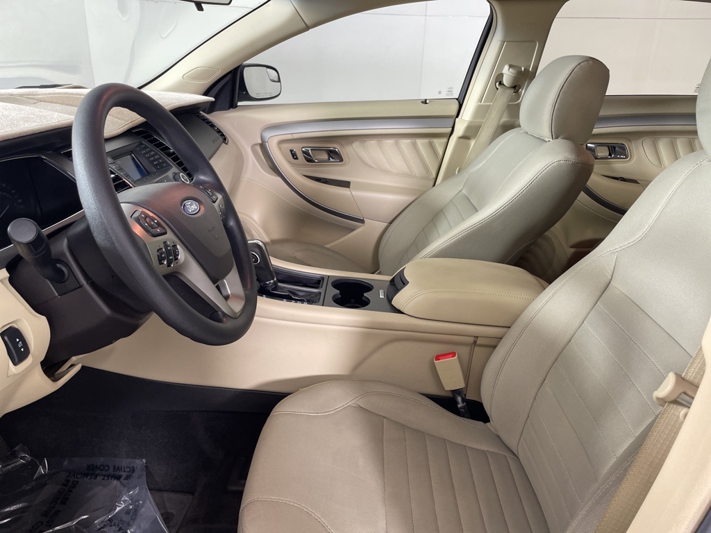 2018 Ford Taurus SE photo 19