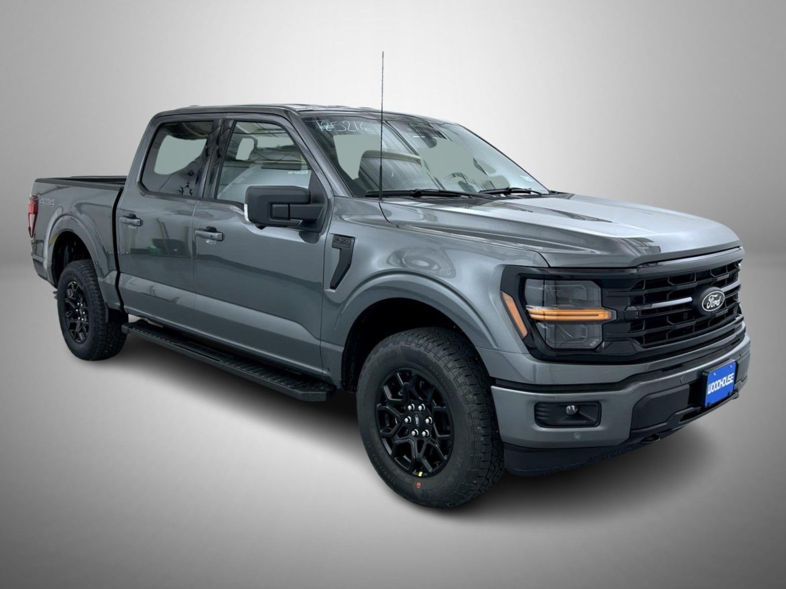 2025 Ford F-150 XLT photo 3