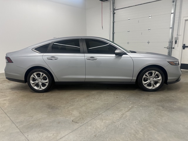 2023 Honda Accord LX photo 4