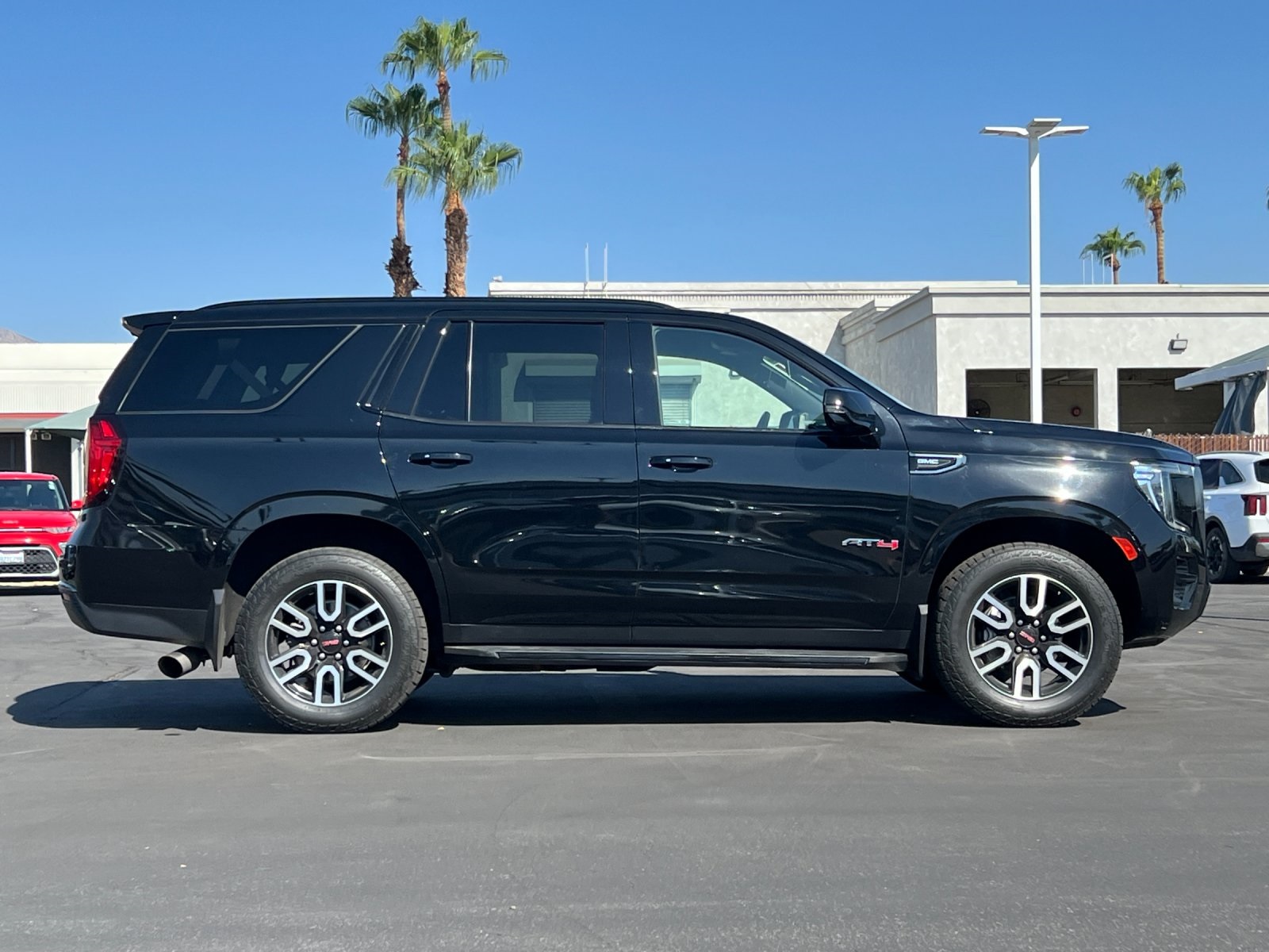 2021 Gmc Yukon AT4 photo 2