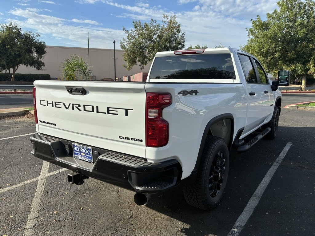 2026 Chevrolet Silverado 2500HD Custom photo 3
