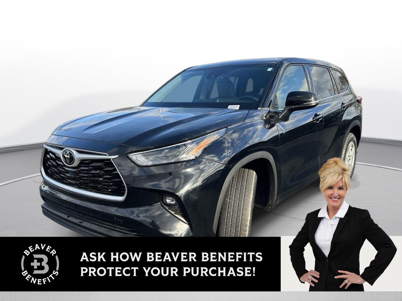 2022 Toyota Highlander LE's photo