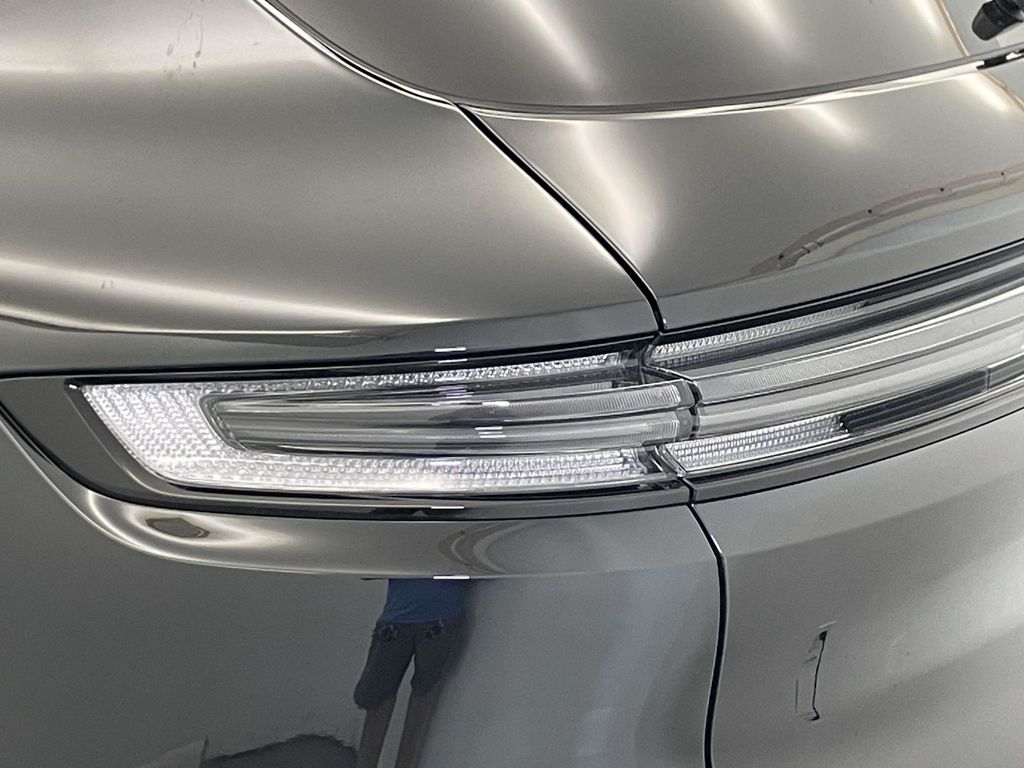 2025 Porsche Cayenne Turbo E-Hybrid photo 16