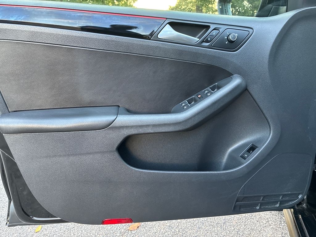 2016 Volkswagen Jetta 2.0T GLI SE photo 9