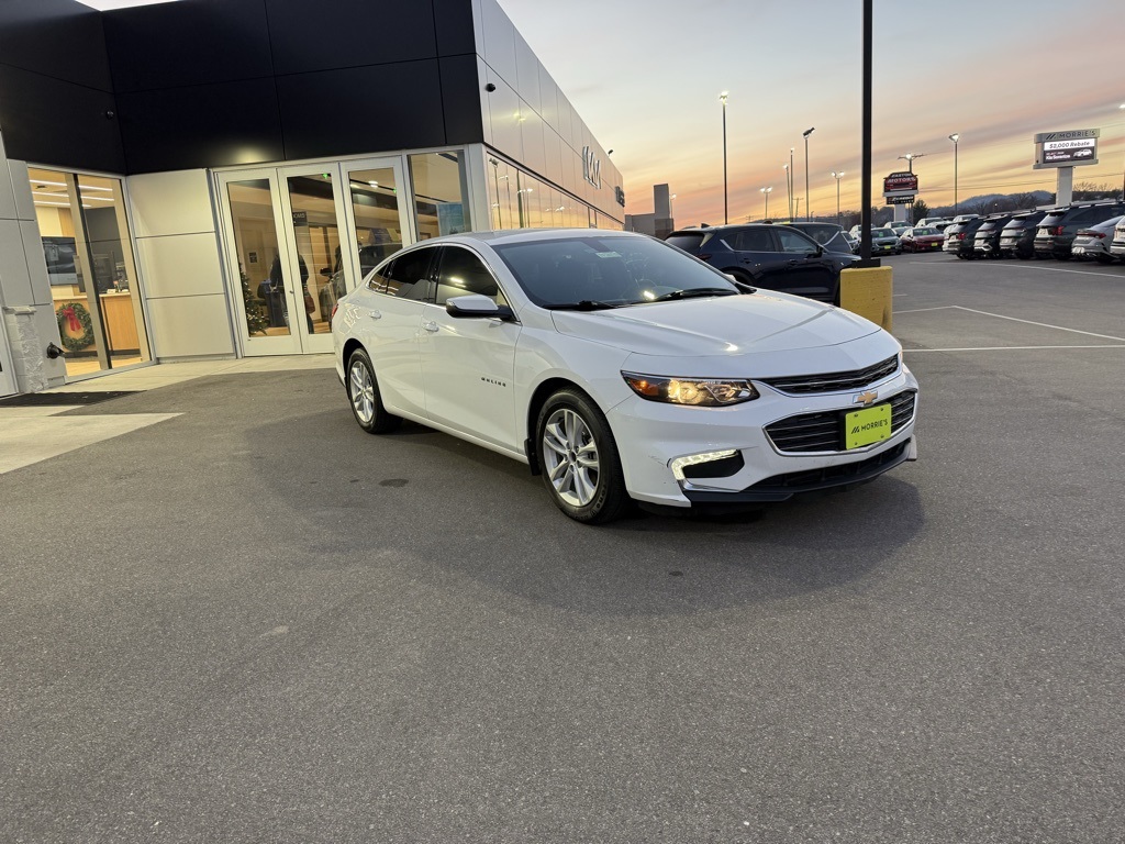 2018 Chevrolet Malibu 1LT photo 3