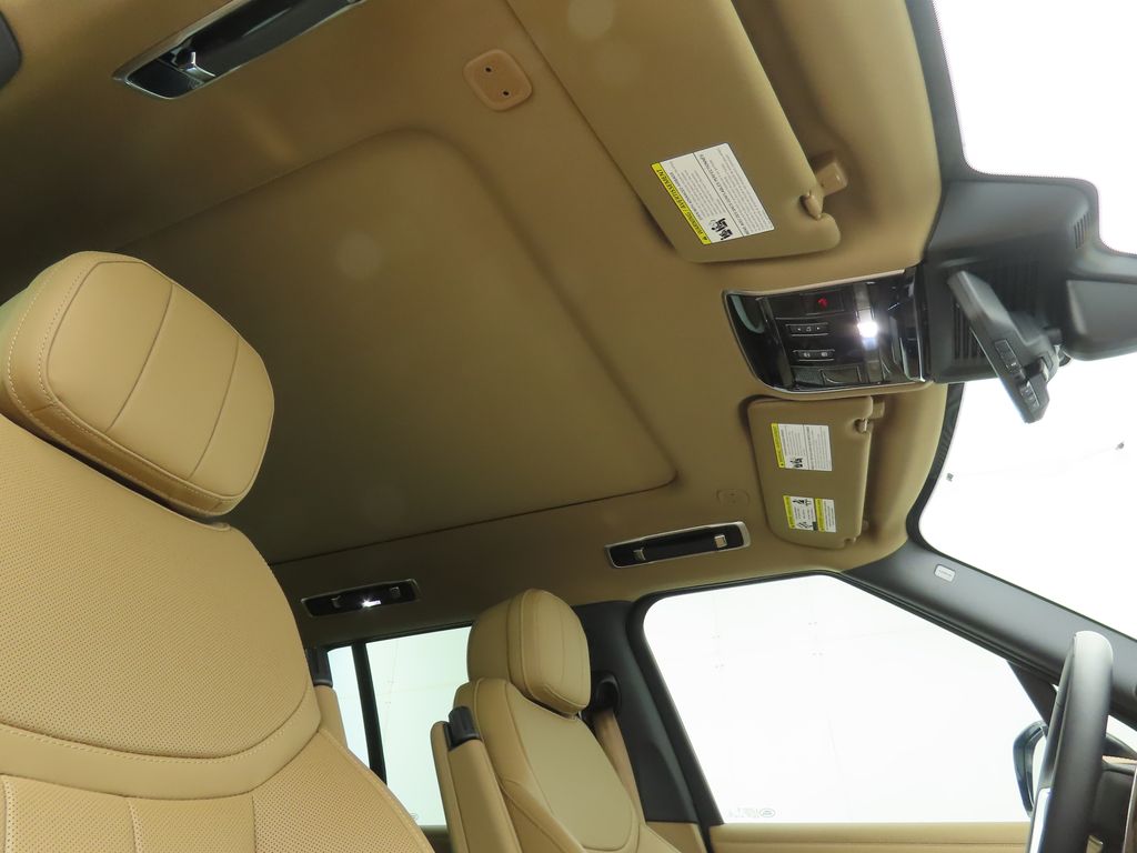 2025 Land Rover Range Rover SE photo 15