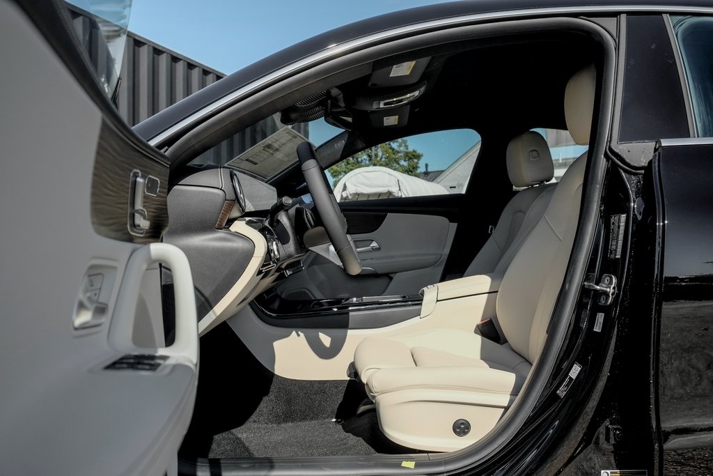 2026 Mercedes Benz CLA 250 4MATIC photo 9
