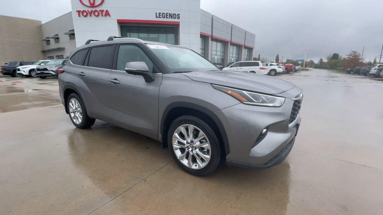 Certified 2025 Toyota Highlander Limited with VIN 5TDKDRAH9SS557690 for sale in Kansas City