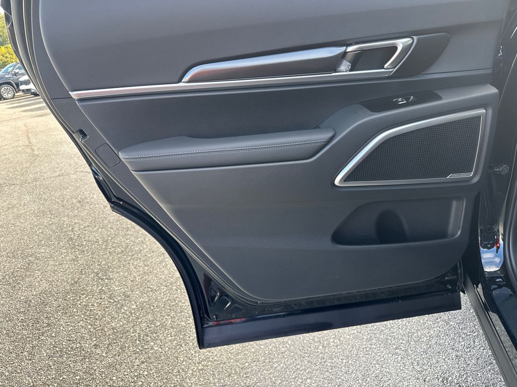 2025 Kia Telluride LX photo 21