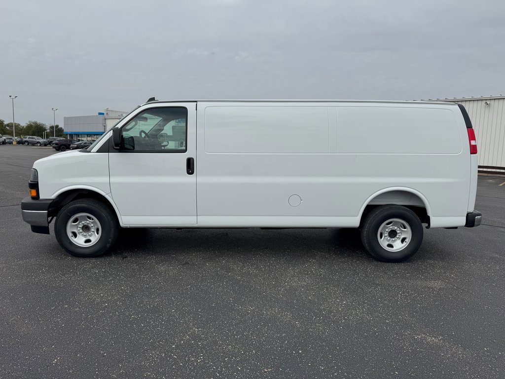 2025 Chevrolet Express Cargo 2500 photo 2