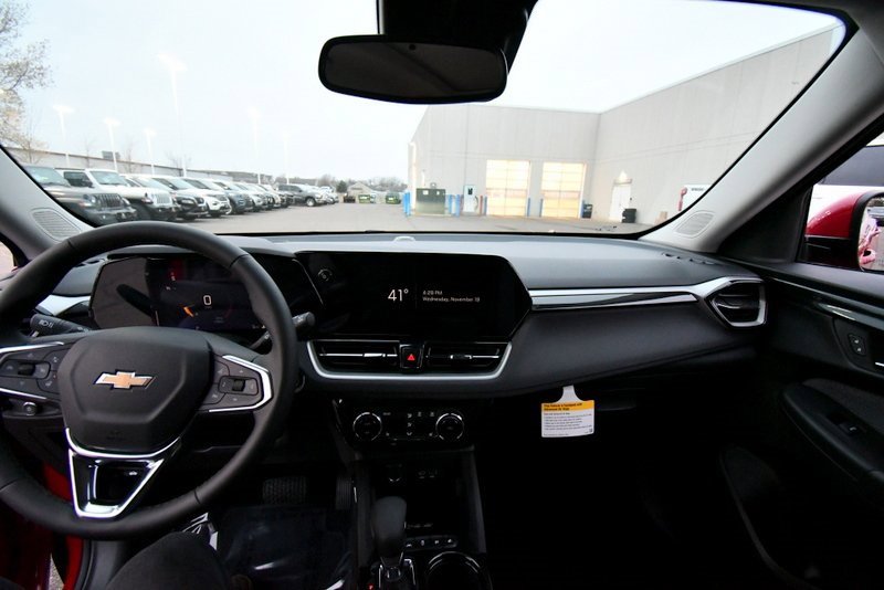 2026 Chevrolet Trailblazer LT photo 3