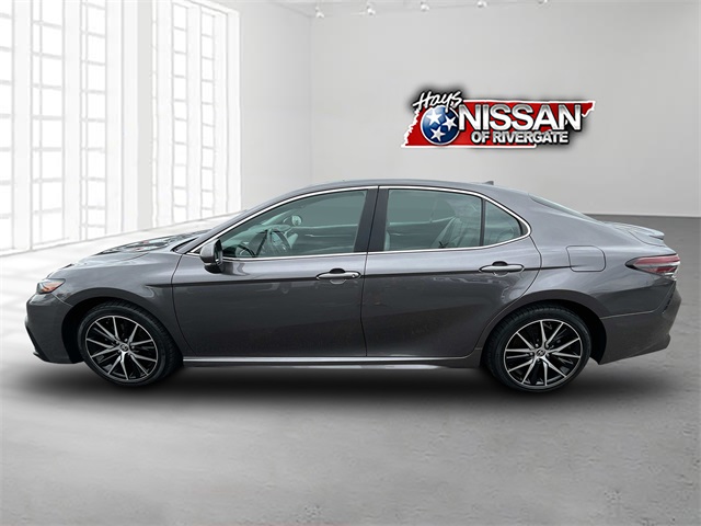 2023 Toyota Camry SE photo 3