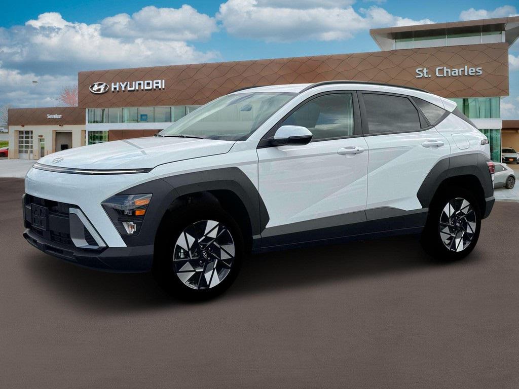 2025 Hyundai Kona SEL photo 2