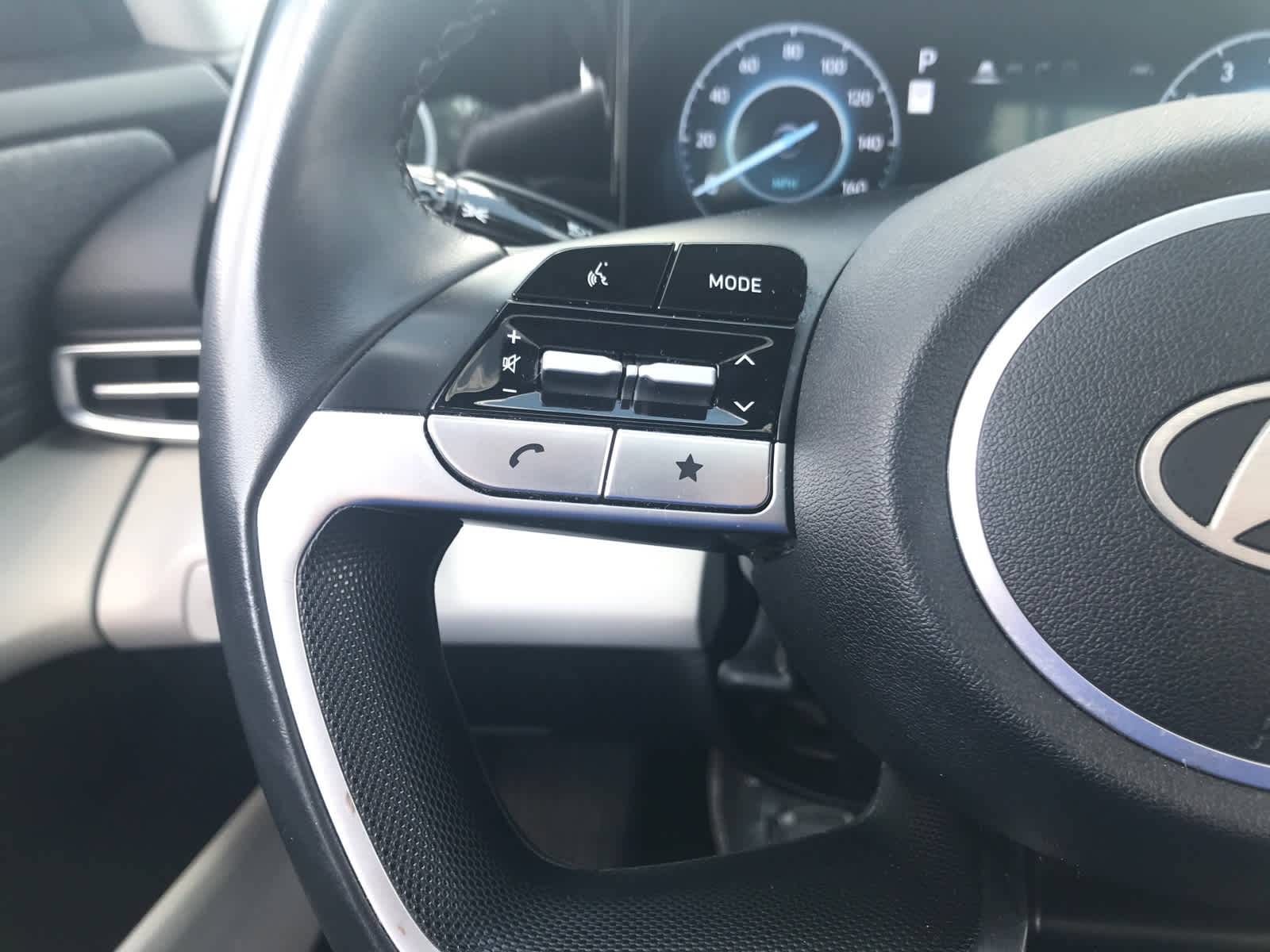 2024 Hyundai Elantra Limited photo 22