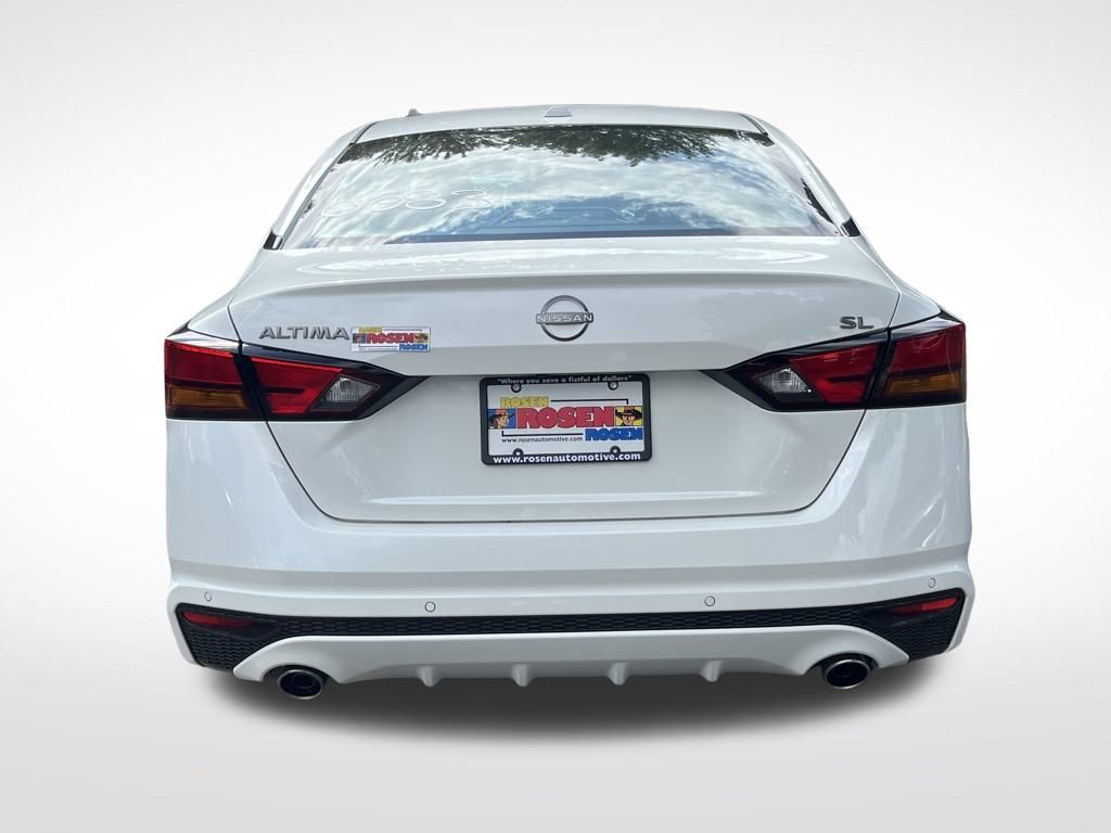 2025 Nissan Altima SL photo 4