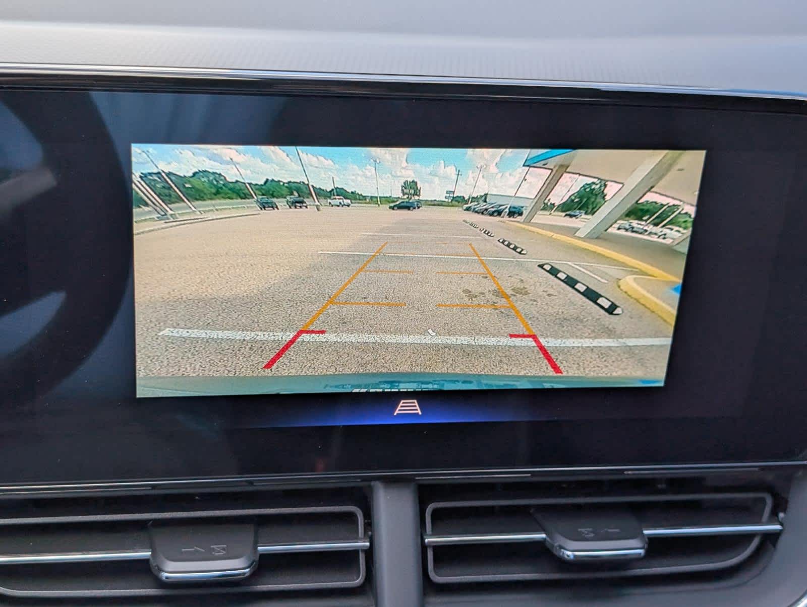2025 Chevrolet Trax LT photo 22
