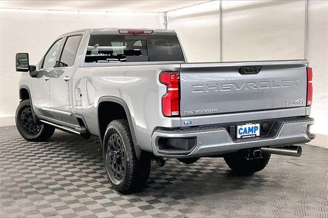 2025 Chevrolet Silverado 3500HD High Country photo 4