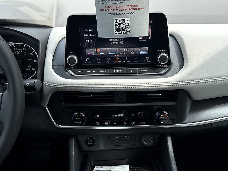 2025 Nissan Rogue SV photo 18