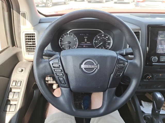 2022 Nissan Frontier SV photo 16