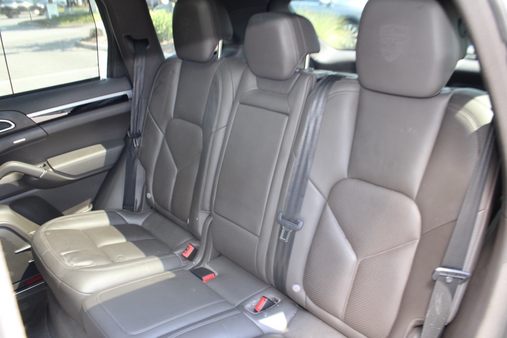 2017 Porsche Cayenne Platinum Edition photo 32