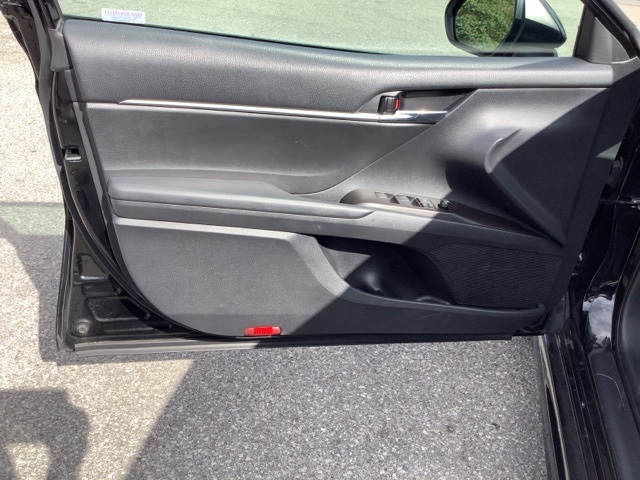 2022 Toyota Camry SE photo 10