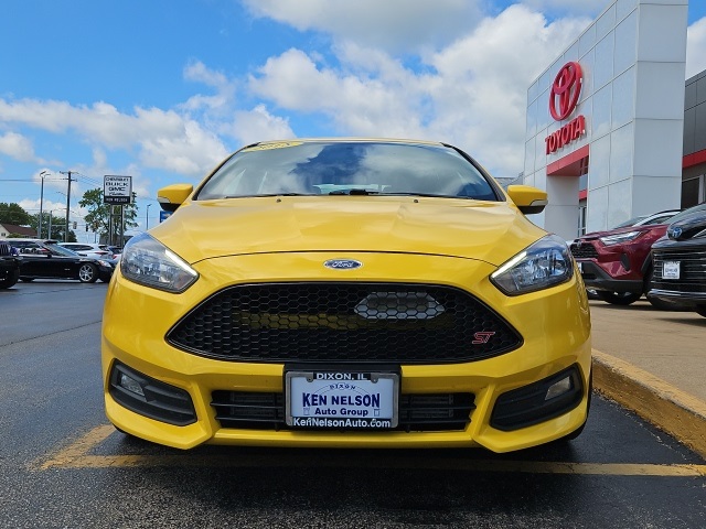 2018 Ford Focus ST photo 2
