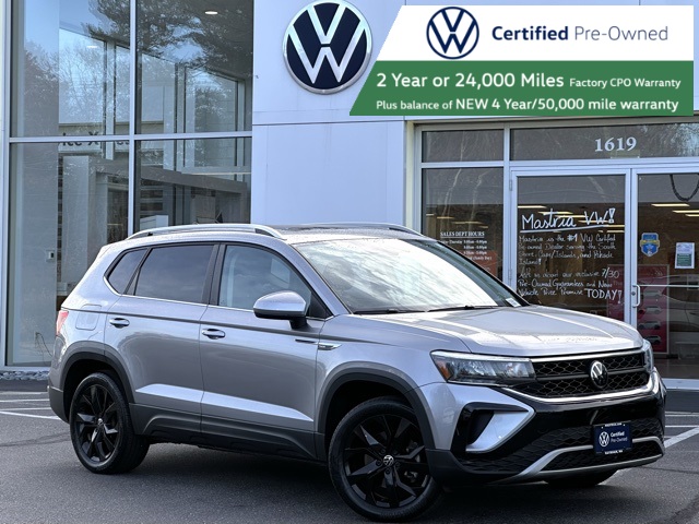 2023 Volkswagen Taos SE's photo