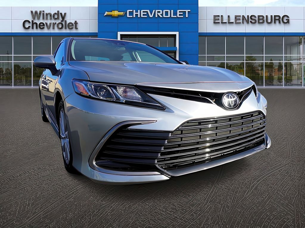 2022 Toyota Camry LE photo 26