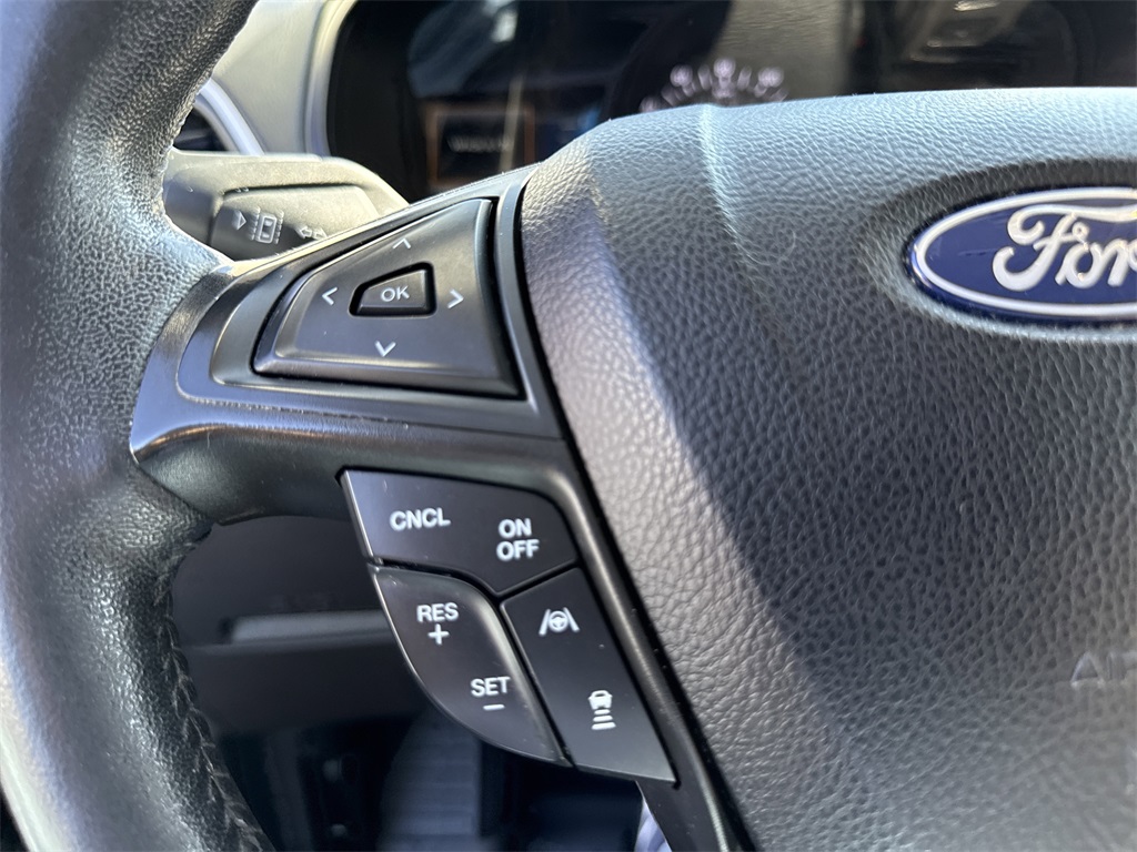 2022 Ford Edge SEL photo 21