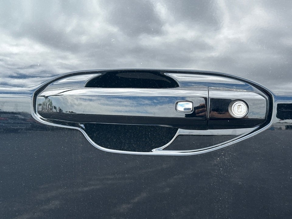 2025 GMC SIERRA - Image 12