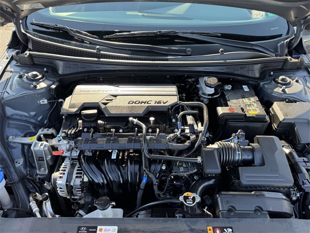 2024 Hyundai Elantra SEL Convenience photo 13