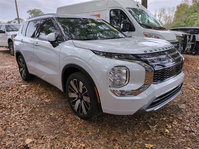 2025 Mitsubishi Outlander SEL's photo