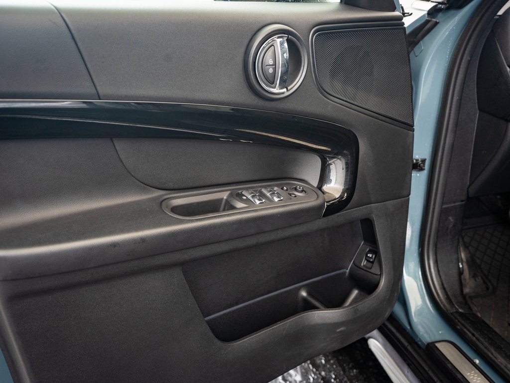 2022 Mini Cooper S ALL4 photo 24