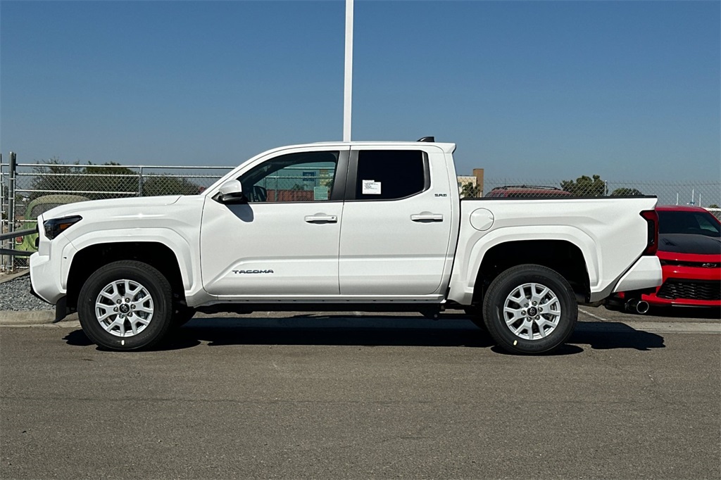 2025 Toyota Tacoma SR5 4x4 Double Cab photo 7