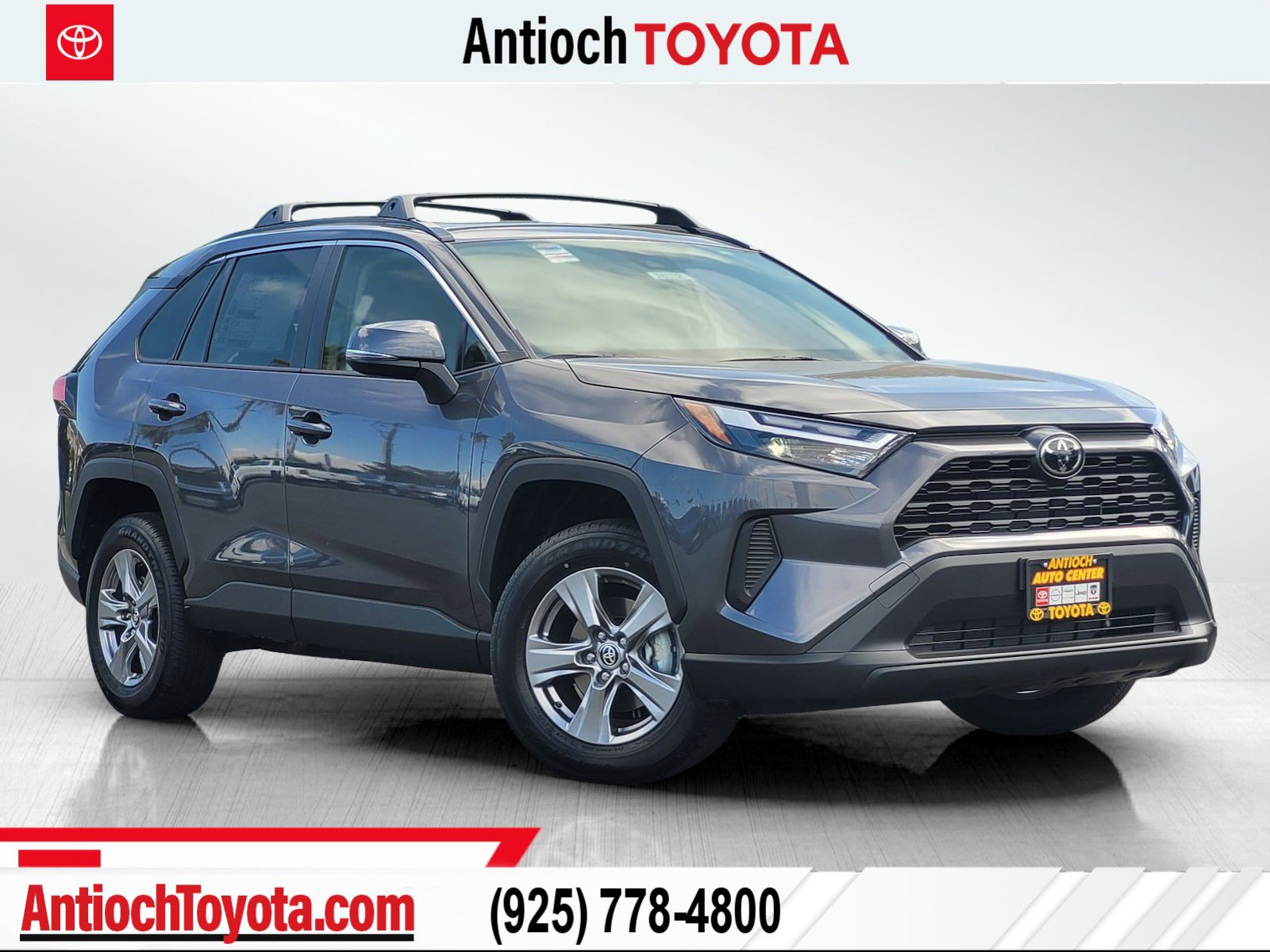 2025 Toyota RAV4 XLE's photo