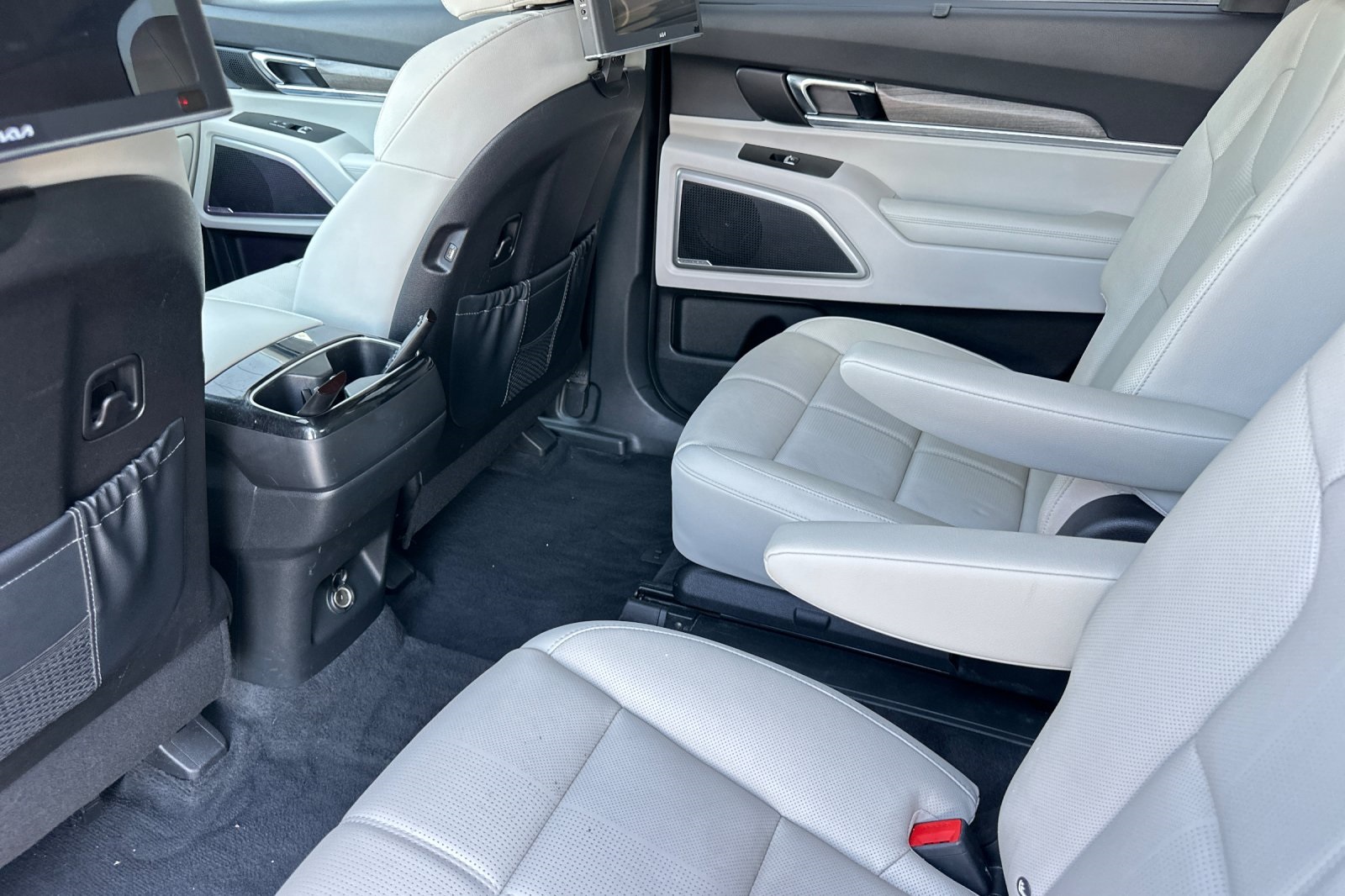 2022 Kia Telluride EX photo 12
