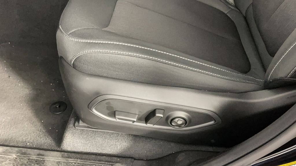 2025 Jeep Grand Cherokee Laredo X photo 29