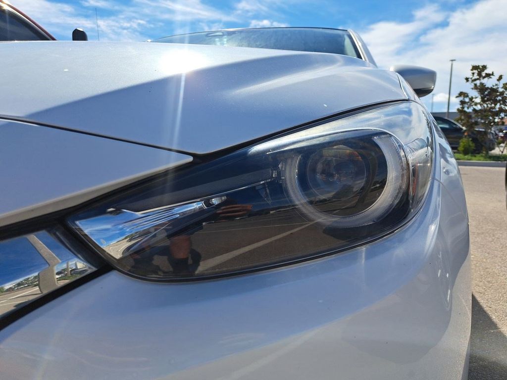2018 Mazda Mazda3 Grand Touring photo 6